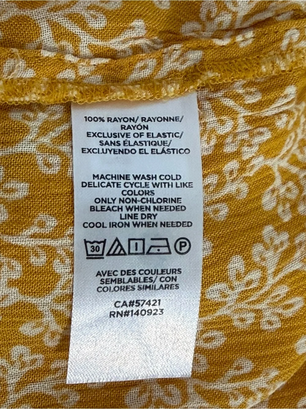 Ann Taylor LOFT Yellow Smocked Top Short Puff Sleeve, M Made In India %100 Rayon